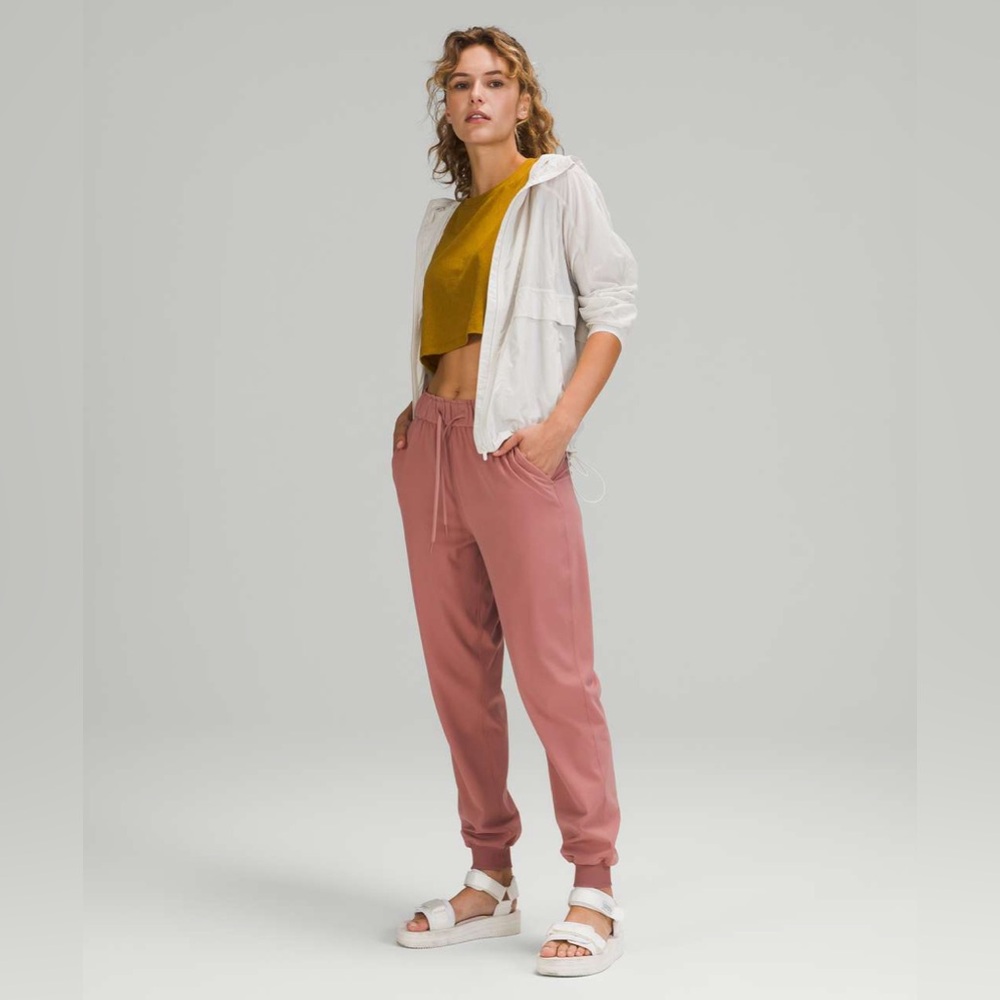 Lululemon Stretch High-Rise Jogger *Full Length in Spiced Chai Size 8